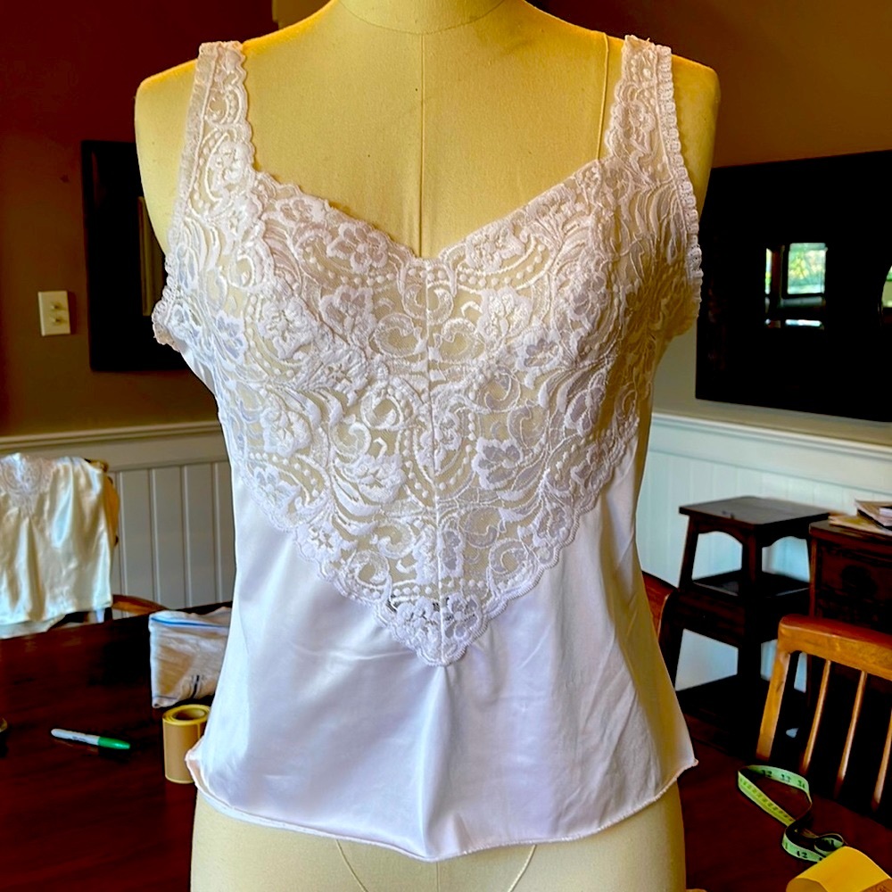 VANITY FAIR CAMI Sz36 LACE VINTAGE